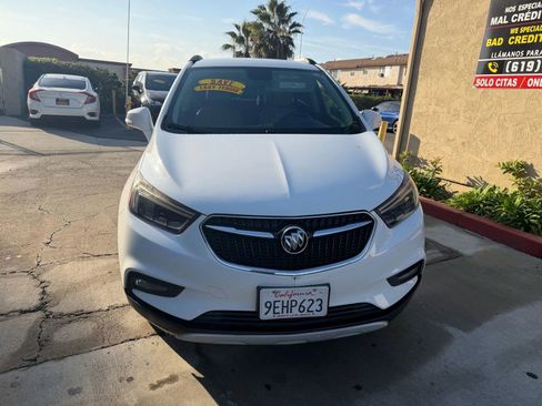 Used 2017 Buick Encore Essence image 2