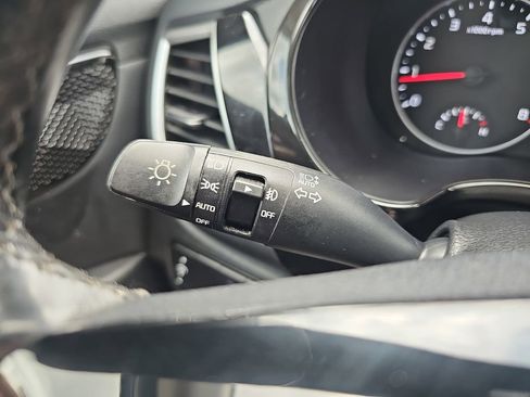 Used 2022 Kia Seltos EX image 30