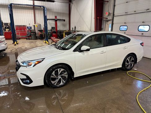 Used 2025 Subaru Legacy Premium image 1