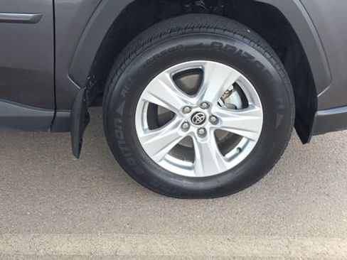 Used 2021 Toyota RAV4 XLE w/ Convenience Package FWD image 32
