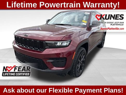Used 2024 Jeep Grand Cherokee Altitude AWD/4WD image 9