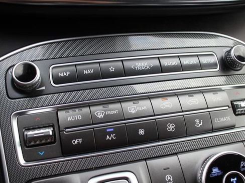 Used 2022 Hyundai Santa Fe SEL w/ Convenience + Premium Package AWD/4WD image 8