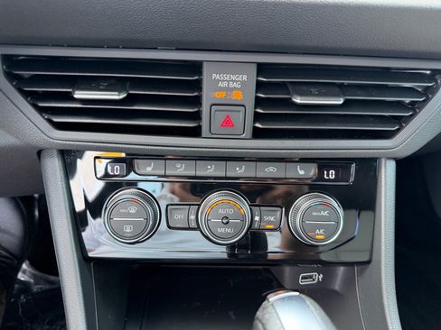 Used 2019 Volkswagen Jetta R-Line FWD image 21