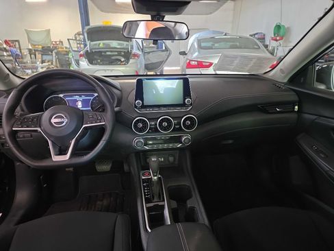 Used 2025 Nissan Sentra SV w/ All-Weather Package FWD image 13