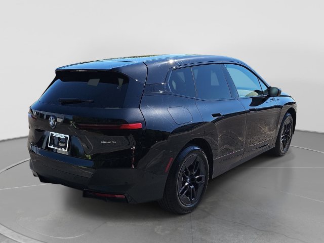 Used 2024 BMW iX xDrive50 w/ Premium Package AWD/4WD image 3