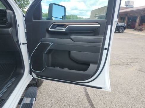 Used 2025 Chevrolet Silverado 2500 LT w/ Convenience Package AWD/4WD image 24
