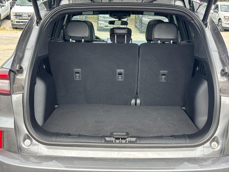 Used 2024 Ford Escape ST-Line w/ Tech Pack #1 AWD/4WD image 11