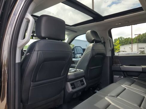 Used 2024 Ford F250 Lariat w/ Lariat Ultimate Package AWD/4WD image 12