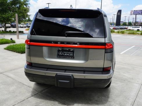 Used 2024 Lexus GX 550 AWD/4WD image 7