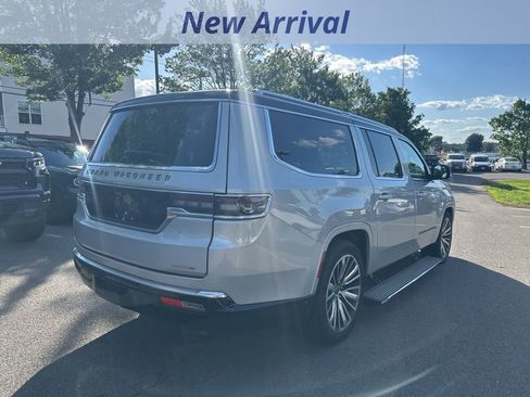 Used 2024 Jeep Grand Wagoneer L Series III AWD/4WD image 8