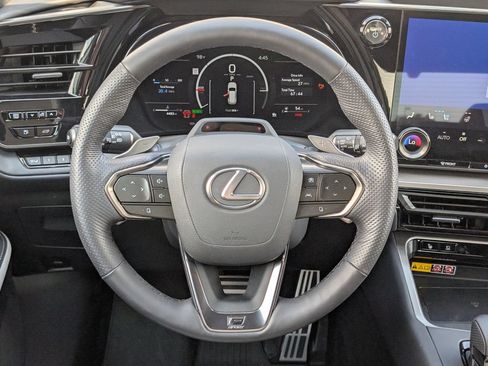 Used 2026 Lexus TX 500h AWD w/ Technology Package image 18