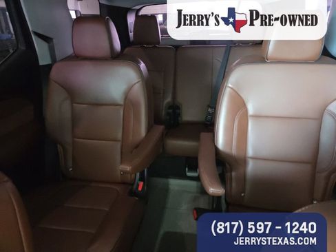 Used 2020 Chevrolet Traverse High Country FWD image 16