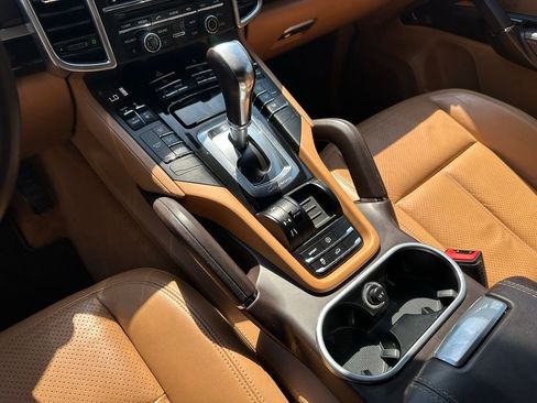 Used 2013 Porsche Cayenne AWD/4WD image 21