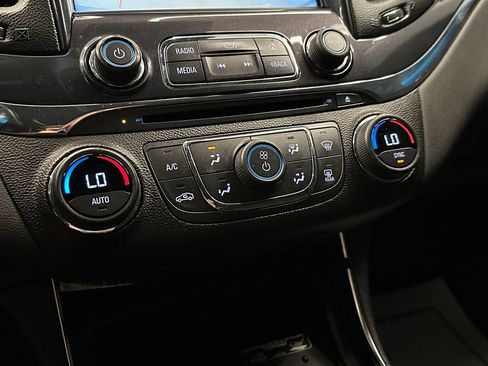 Used 2019 Chevrolet Impala Premier w/ Premier Confidence Package FWD image 15