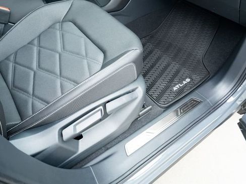 New 2026 Volkswagen Atlas SE FWD image 47