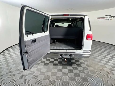 Used 2000 Dodge B3500 RWD image 22