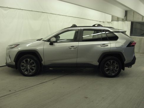 Used 2023 Toyota RAV4 XLE Premium image 26
