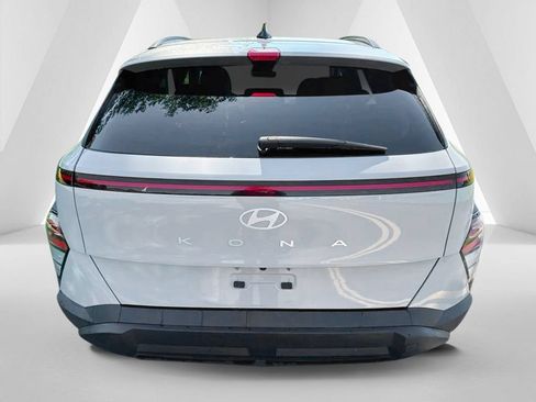 Used 2024 Hyundai Kona SEL AWD/4WD image 6