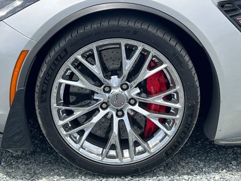 Used 2018 Chevrolet Corvette Z06 RWD image 12