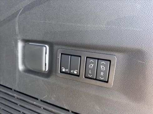 New 2026 GMC Yukon XL Elevation image 35