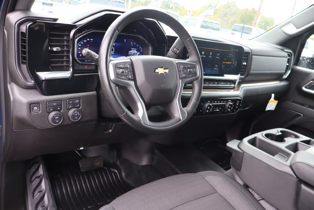 Used 2025 Chevrolet Silverado 3500 LT w/ All Star Edition AWD/4WD image 6