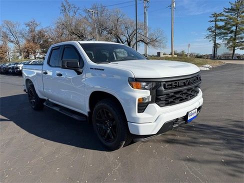 Used 2024 Chevrolet Silverado 1500 Custom w/ Turbomax Blackout Package image 9