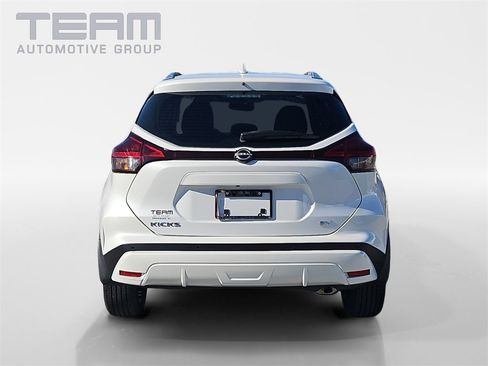 Used 2024 Nissan Kicks SV image 6