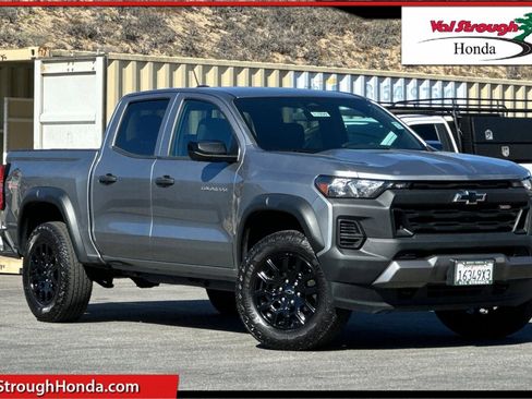 Used 2024 Chevrolet Colorado Trail Boss w/ Technology Package image 1