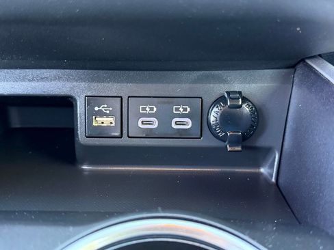 Used 2023 Toyota Highlander XLE w/ Protection Package #3 (TMS) AWD/4WD image 28