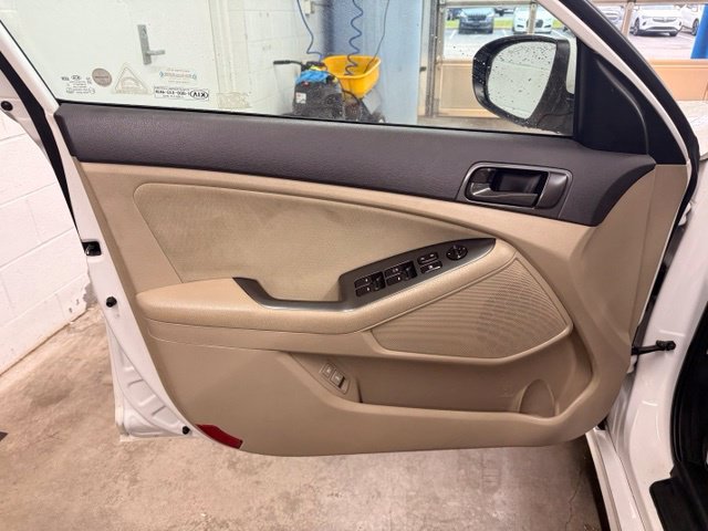 Used 2015 Kia Optima LX FWD image 10