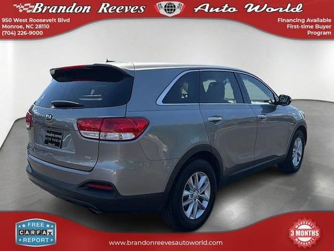 Used 2018 Kia Sorento L FWD image 5