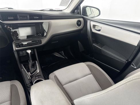 Used 2019 Toyota Corolla L image 41