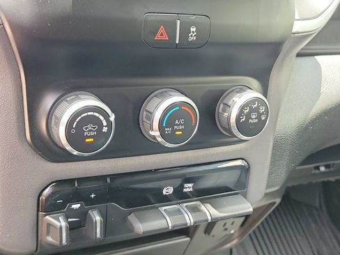 Used 2023 RAM 2500 Big Horn w/ Cold Weather Group AWD/4WD image 32