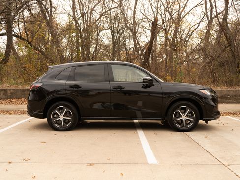 Certified 2023 Honda HR-V EX-L image 10