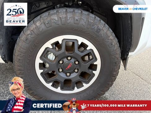Used 2025 Toyota 4Runner Limited AWD/4WD image 9