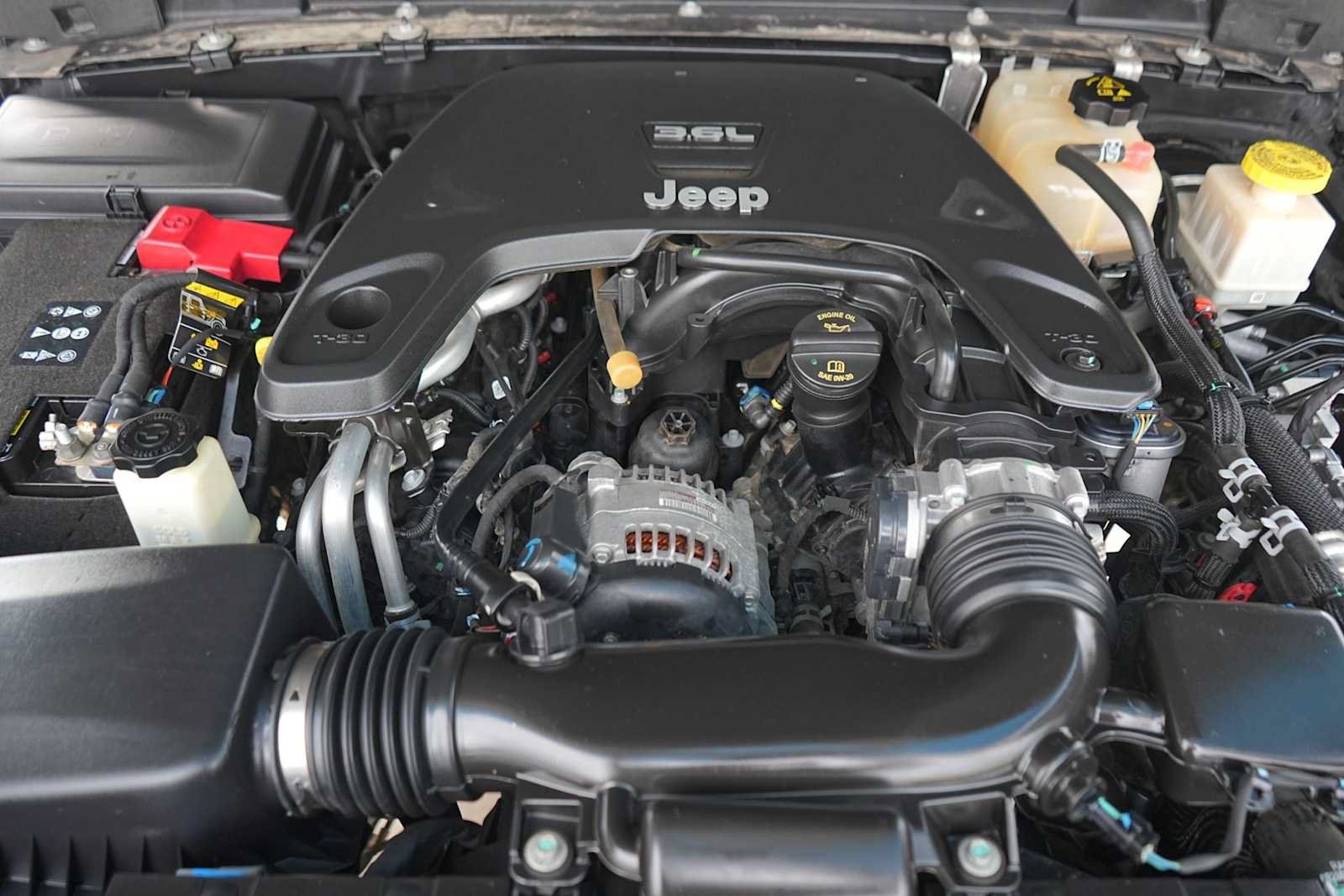 Used 2021 Jeep Gladiator Rubicon AWD/4WD image 9
