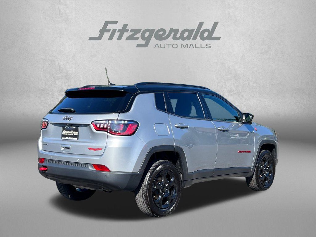 Used 2024 Jeep Compass Trailhawk AWD/4WD image 8