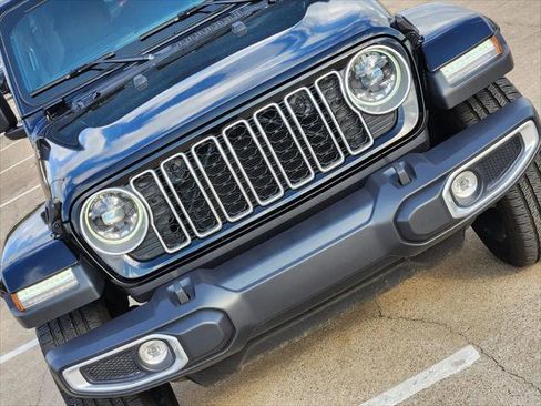 Certified 2025 Jeep Wrangler Sahara image 14