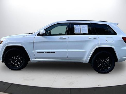 Used 2019 Jeep Grand Cherokee Altitude image 6