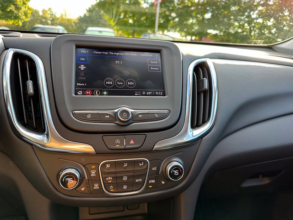 Used 2024 Chevrolet Equinox LT AWD/4WD image 16