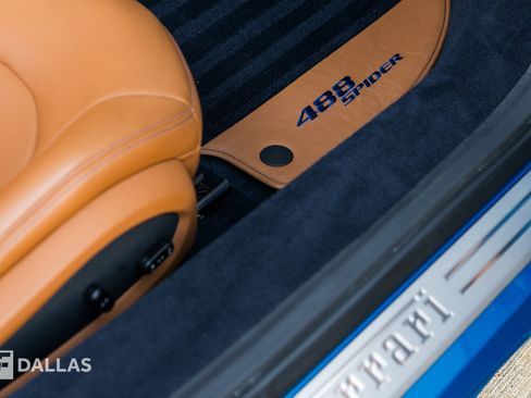 Used 2019 Ferrari 488 Spider image 31