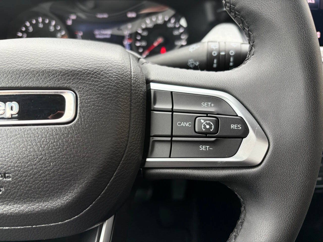 Used 2024 Jeep Compass Latitude AWD/4WD image 15