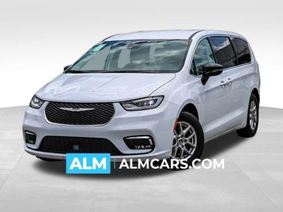 Used 2024 Chrysler Pacifica Touring-L