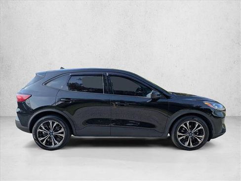 Used 2022 Ford Escape SE w/ SE Sport Appearance Package FWD image 4