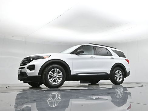 Used 2021 Ford Explorer XLT image 51