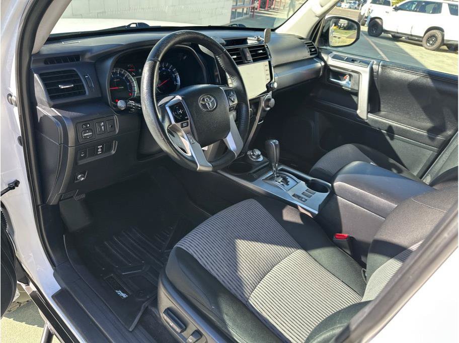 Used 2015 Toyota 4Runner SR5 AWD/4WD image 20