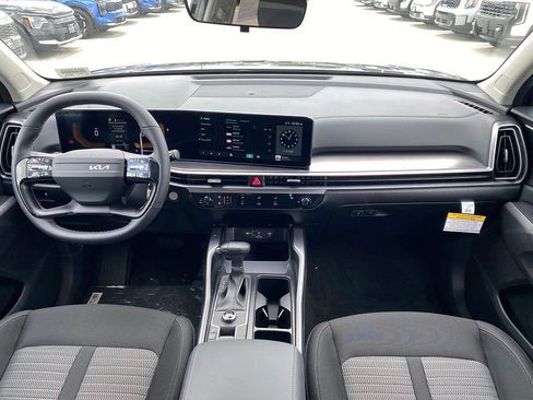 New 2026 Kia Sorento LX FWD image 22