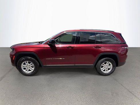 Used 2023 Jeep Grand Cherokee Laredo AWD/4WD image 7