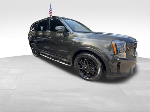 Used 2022 Kia Telluride SX w/ SX Prestige Package AWD/4WD image 9