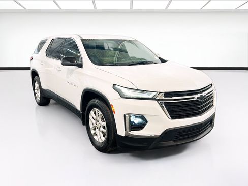 Used 2022 Chevrolet Traverse LS FWD image 3